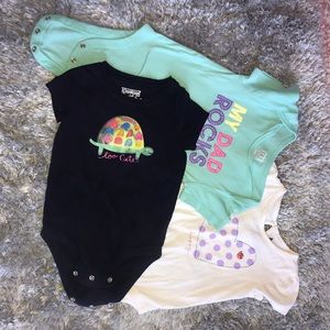 Onesies! Qty = 9 size : 12 months